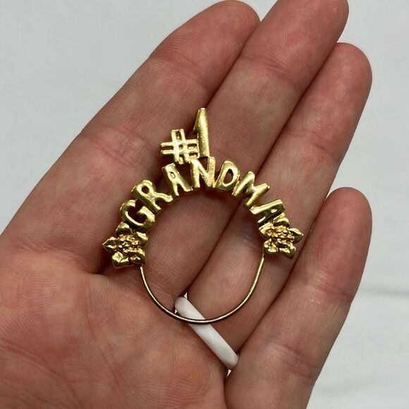 6 Vintage Necklace Pendants; Fish, Flower, Wanderer, Grandma, Beads & Apple - Picture 6 of 16